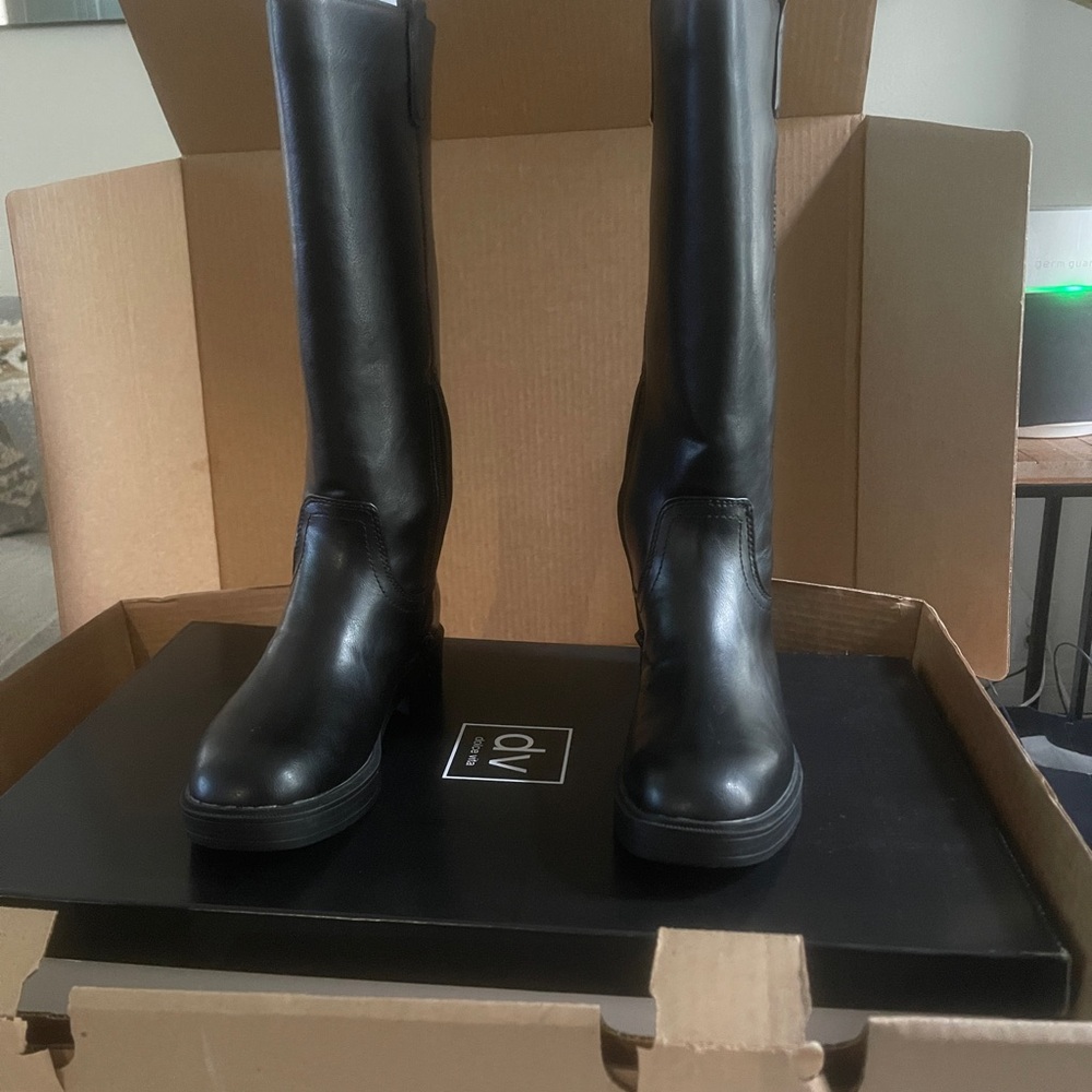 BRAND NEW DV by Dolce Vita Javvie Riding Boot